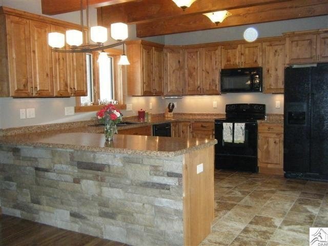 627 Crystal Dr, Duluth, MN 55811 photo 2
