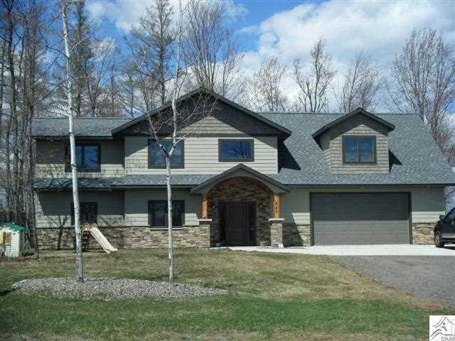 627 Crystal Dr, Duluth, MN 55811 photo 1