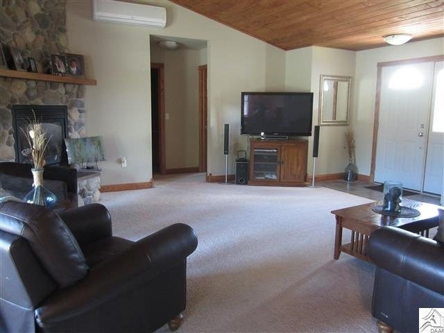 3231 Maple St, Duluth, MN 55804 photo 2