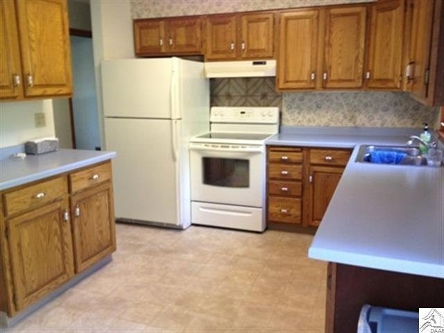 511 W Winona St, Duluth, MN 55803 photo 2