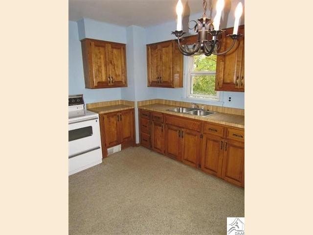 556 Park St, Duluth, MN 55803 photo 6