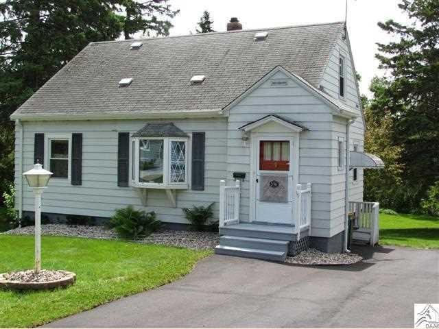 556 Park St, Duluth, MN 55803 photo 1