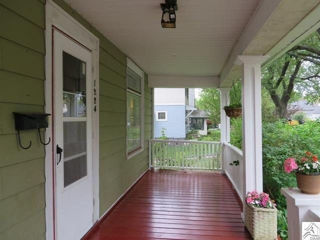 1224 E 10th St, Duluth, MN 55805 photo 2