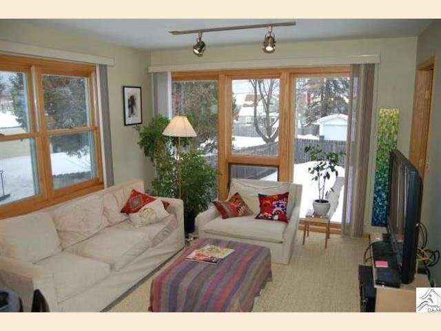 2008 E 9th St S, Duluth, MN 55812 photo 2