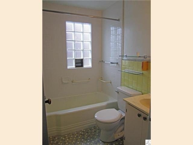 22 E Austin St, Duluth, MN 55803 photo 6