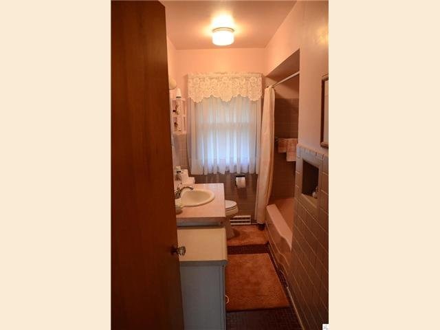 2602 Harvey St, Duluth, MN 55811 photo 9