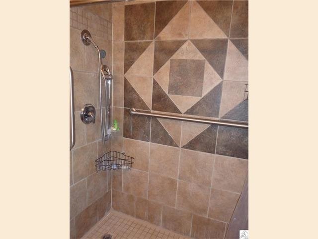 4717 Anderson Rd, Duluth, MN 55811 photo 3