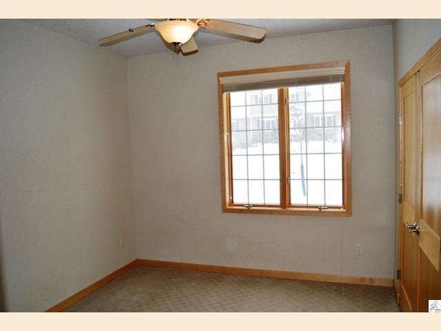 709 Creekside Cr, Duluth, MN 55811 photo 8