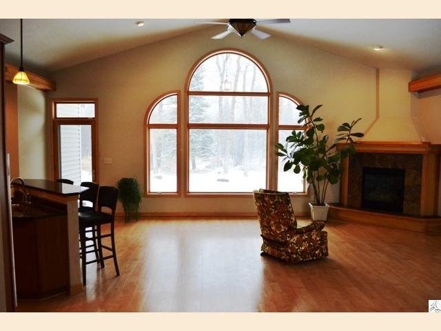 709 Creekside Cr, Duluth, MN 55811 photo 2