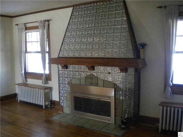 132 W Kent Rd, Duluth, MN 55812 photo 2