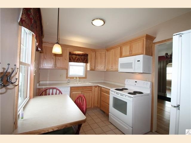 909 N 49th Ave E, Duluth, MN 55804 photo 2