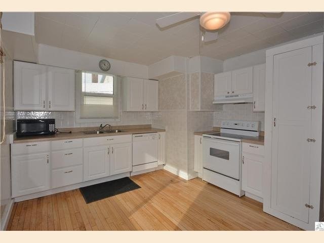 402 6th St, Duluth, MN 55810 photo 4