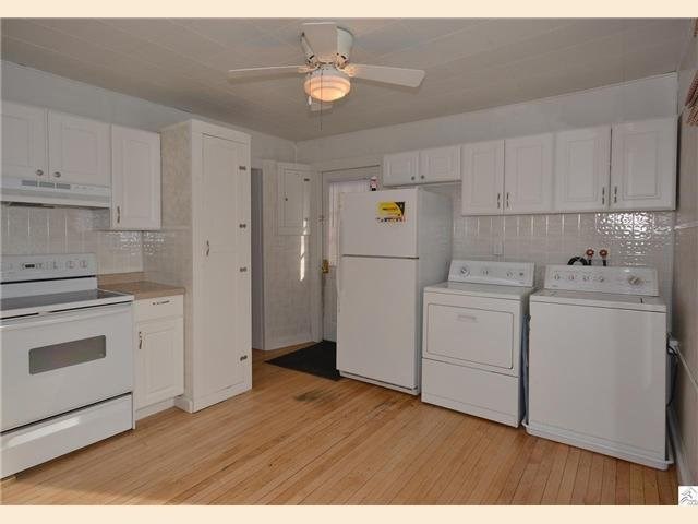 402 6th St, Duluth, MN 55810 photo 3