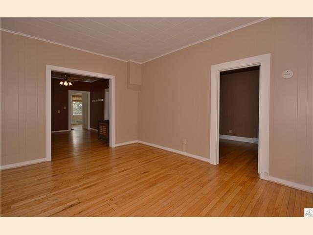 402 6th St, Duluth, MN 55810 photo 5