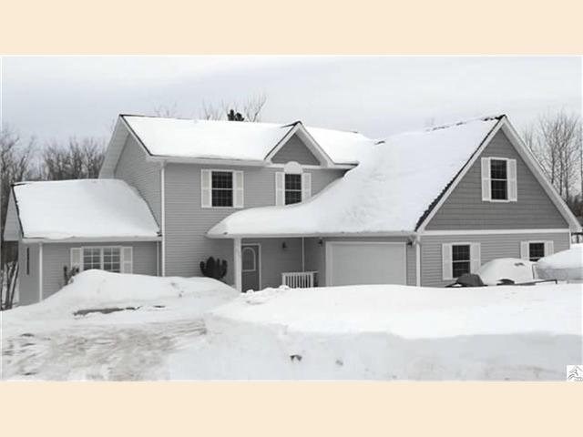 520 Crystal Dr, Duluth, MN 55811 photo 1