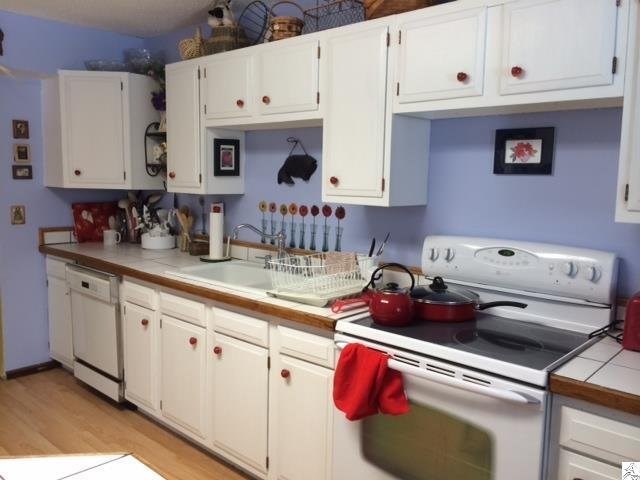 231 W Locust St, Duluth, MN 55811 photo 3