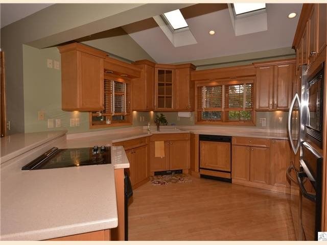 2530 E 7th St, Duluth, MN 55812 photo 2
