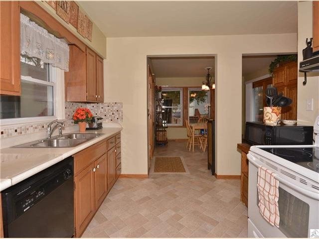 5111 Otsego St, Duluth, MN 55804 photo 3