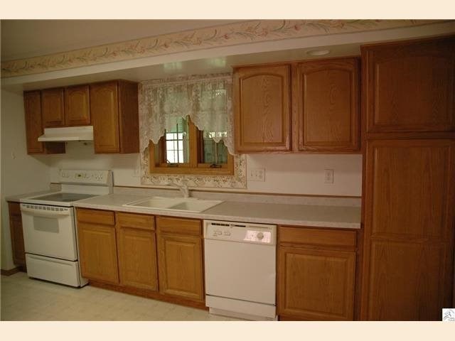 1643 Pine Ave, Duluth, MN 55810 photo 4