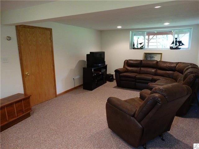 1015 Acacia Ave, Duluth, MN 55810 photo 12