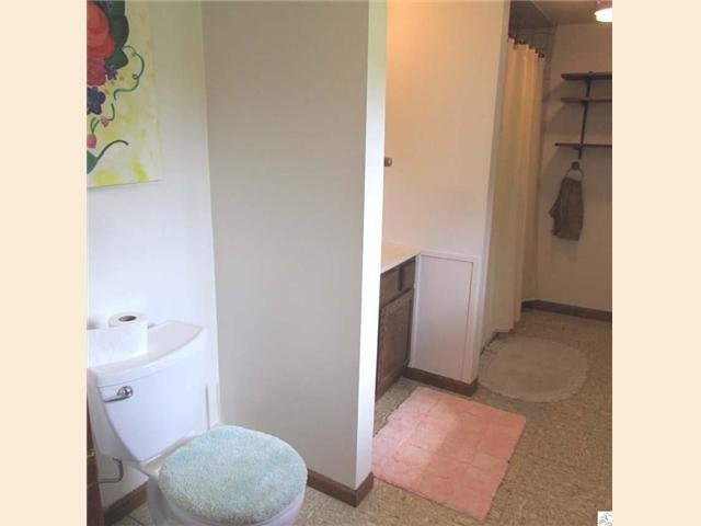 1026 E 10th St, Duluth, MN 55805 photo 5