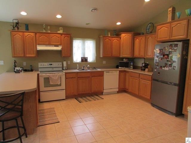 913 6th St, Duluth, MN 55810 photo 3
