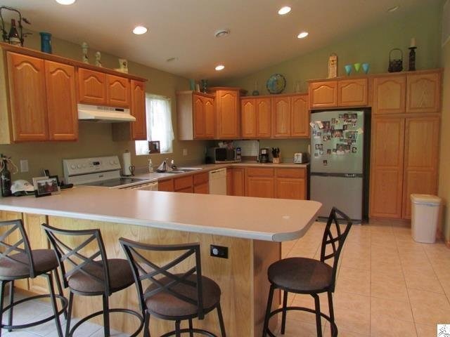 913 6th St, Duluth, MN 55810 photo 4