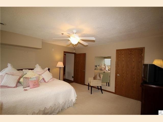 35 2nd St #6, Duluth, MN 55810 photo 4
