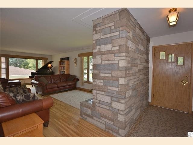 26 E Mankato St, Duluth, MN 55803 photo 2
