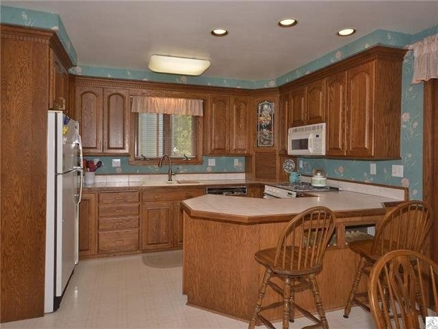 323 W Arrowhead Rd, Duluth, MN 55811 photo 9