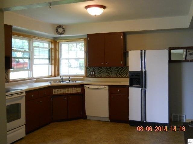1727 Tyrol St, Duluth, MN 55811 photo 3