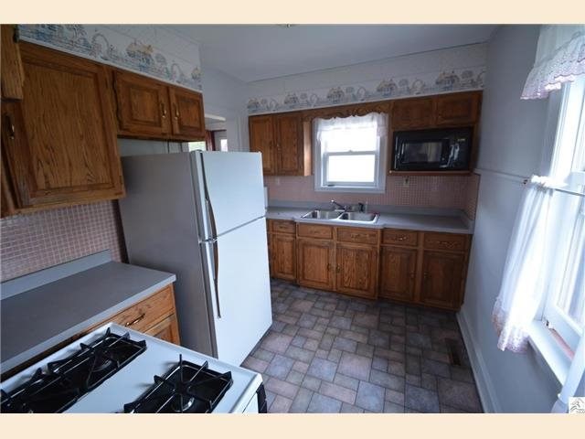 4601 W 5th St, Duluth, MN 55807 photo 2