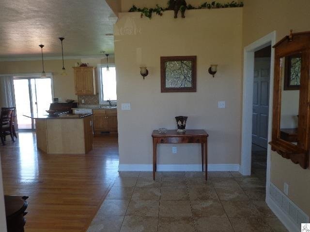 5225 Falcon Dr, Duluth, MN 55811 photo 3