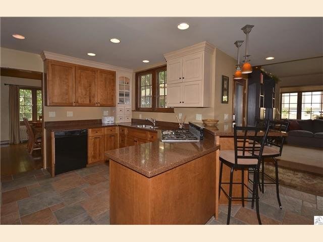 2425 E 3rd St, Duluth, MN 55812 photo 5
