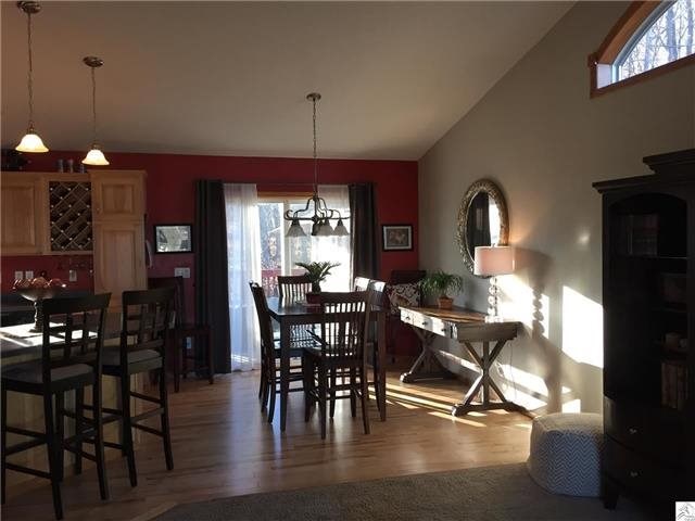425 Clark Ct, Duluth, MN 55811 photo 3