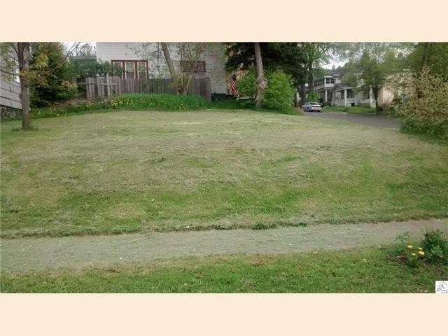 827 E 8th St, Duluth, MN 55805 photo 2