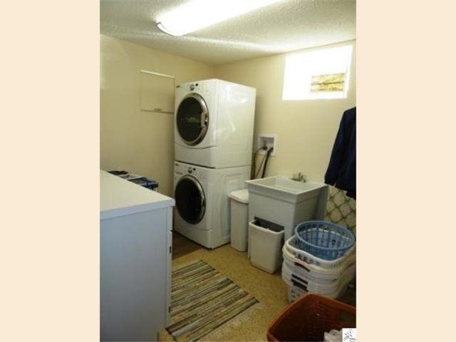 4911 Otsego St, Duluth, MN 55804 photo 8