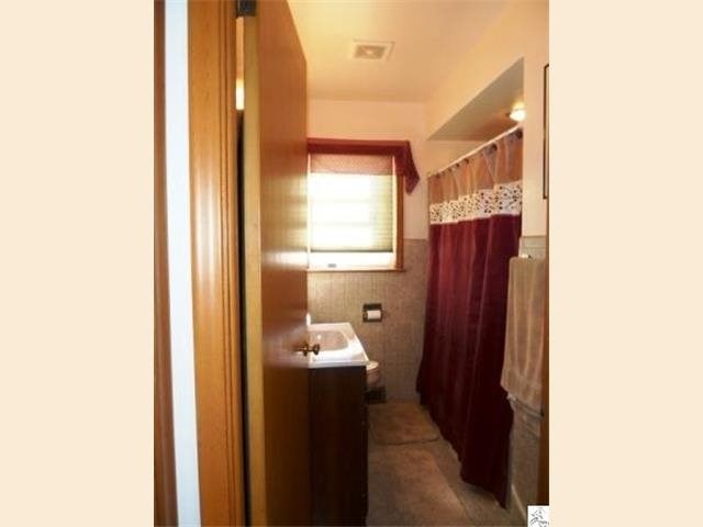 4911 Otsego St, Duluth, MN 55804 photo 3