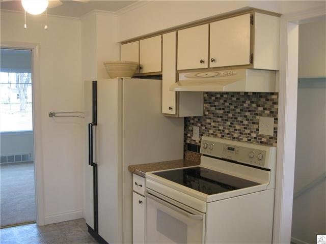 122 E 31st St, Hibbing, MN 55746 photo 8