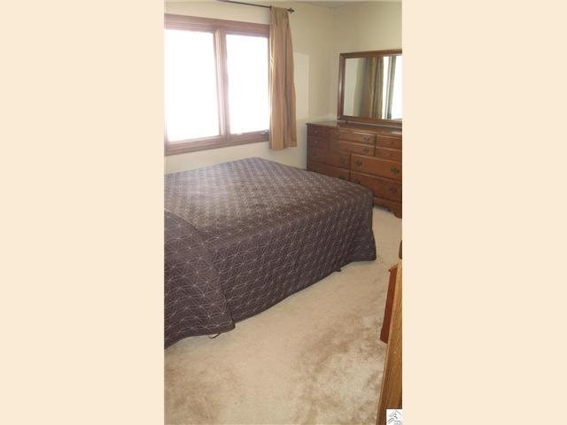 913 E Skyline Pkwy, Duluth, MN 55805 photo 11