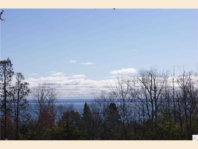 913 E Skyline Pkwy, Duluth, MN 55805 photo 2