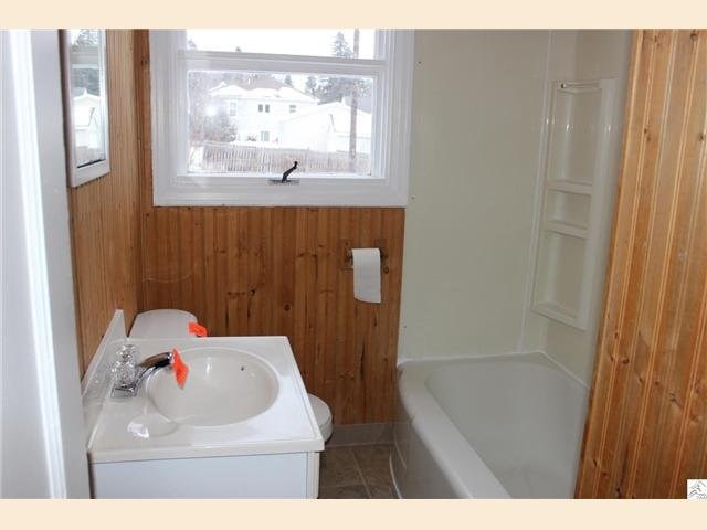 1801 Tyrol St, Duluth, MN 55811 photo 5