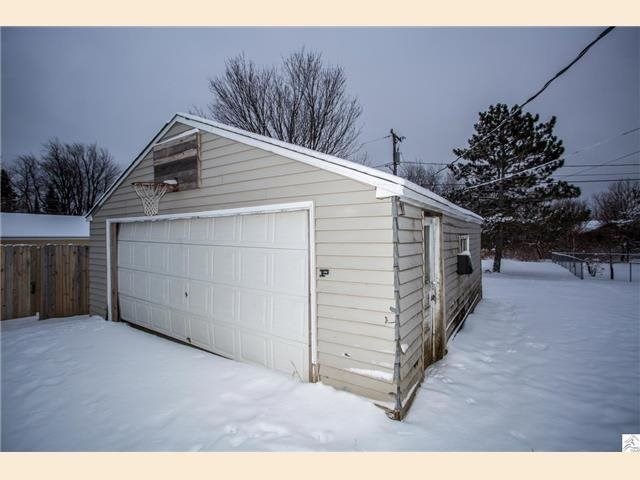 703 N Boundary Ave, Duluth, MN 55810 photo 3