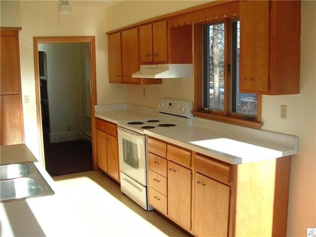 4214 E Superior St, Duluth, MN 55804 photo 2