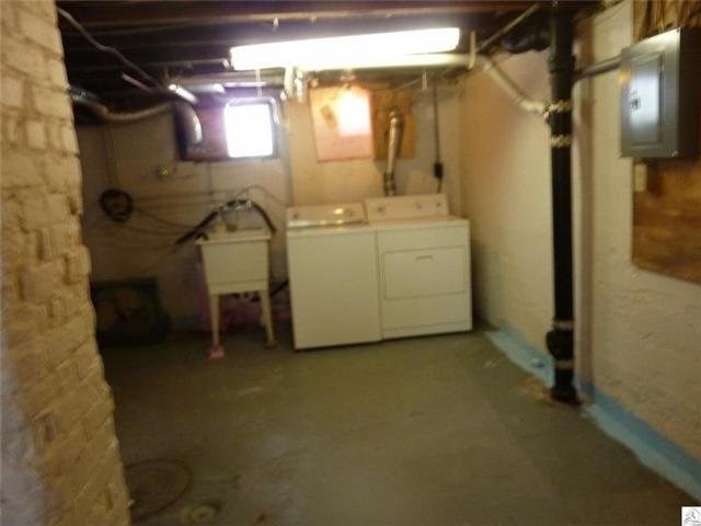 323 W Faribault St, Duluth, MN 55803 photo 9