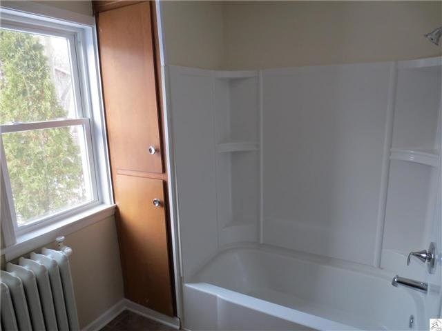 2423 W 6th St, Duluth, MN 55806 photo 10