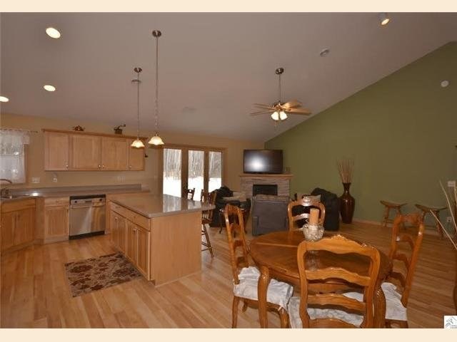 729 Creekside Cr, Duluth, MN 55811 photo 4