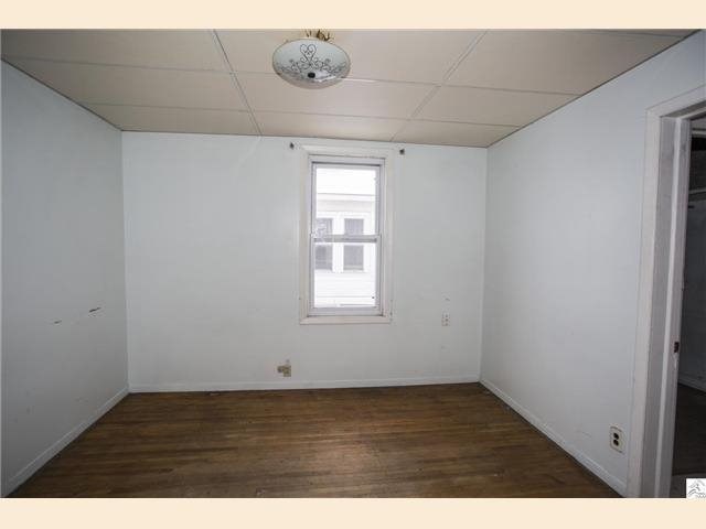 3711 W 4th St, Duluth, MN 55807 photo 2