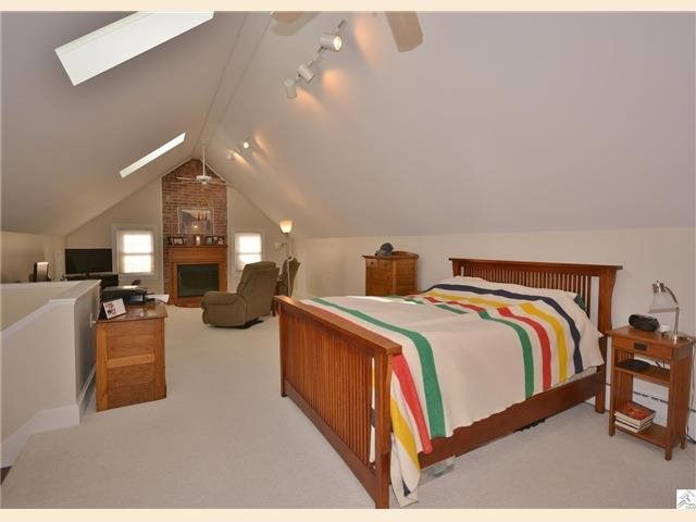2520 E 3rd St, Duluth, MN 55812 photo 11