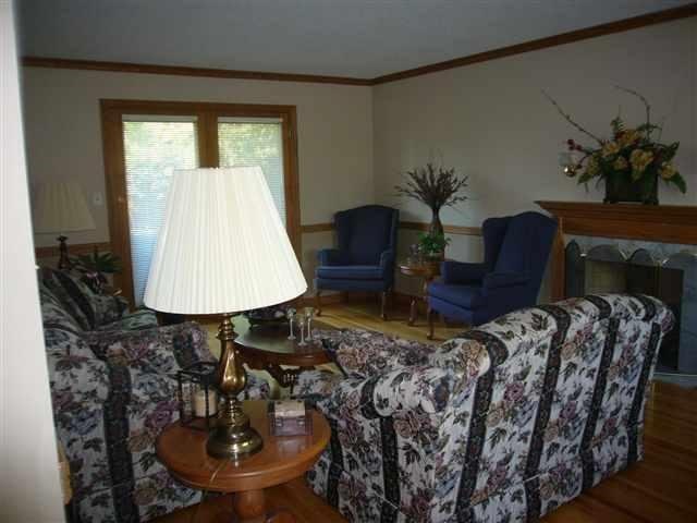 618 W Grace St, Saint Peter, MN 56082 photo 2